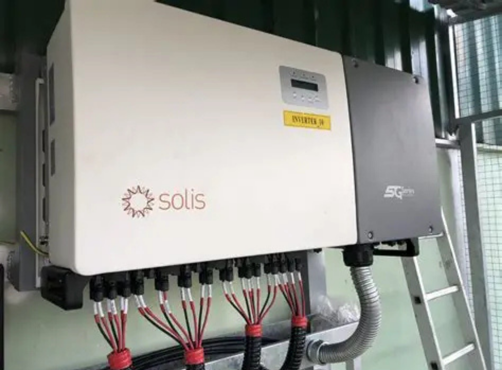 Hình ảnh thực tế của thiết bị Solis.