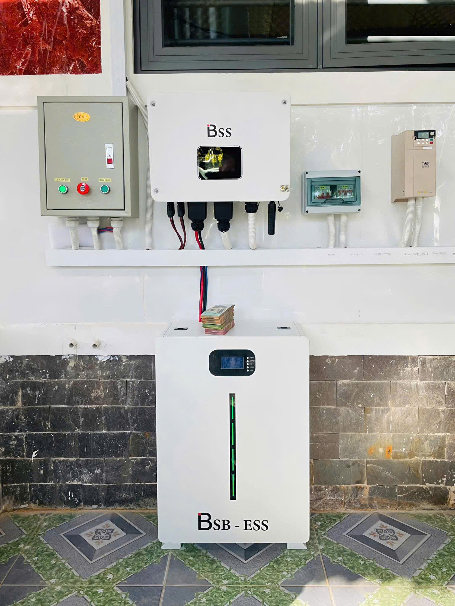 Hệ thống điện mặt trời Hybrid áp thấp