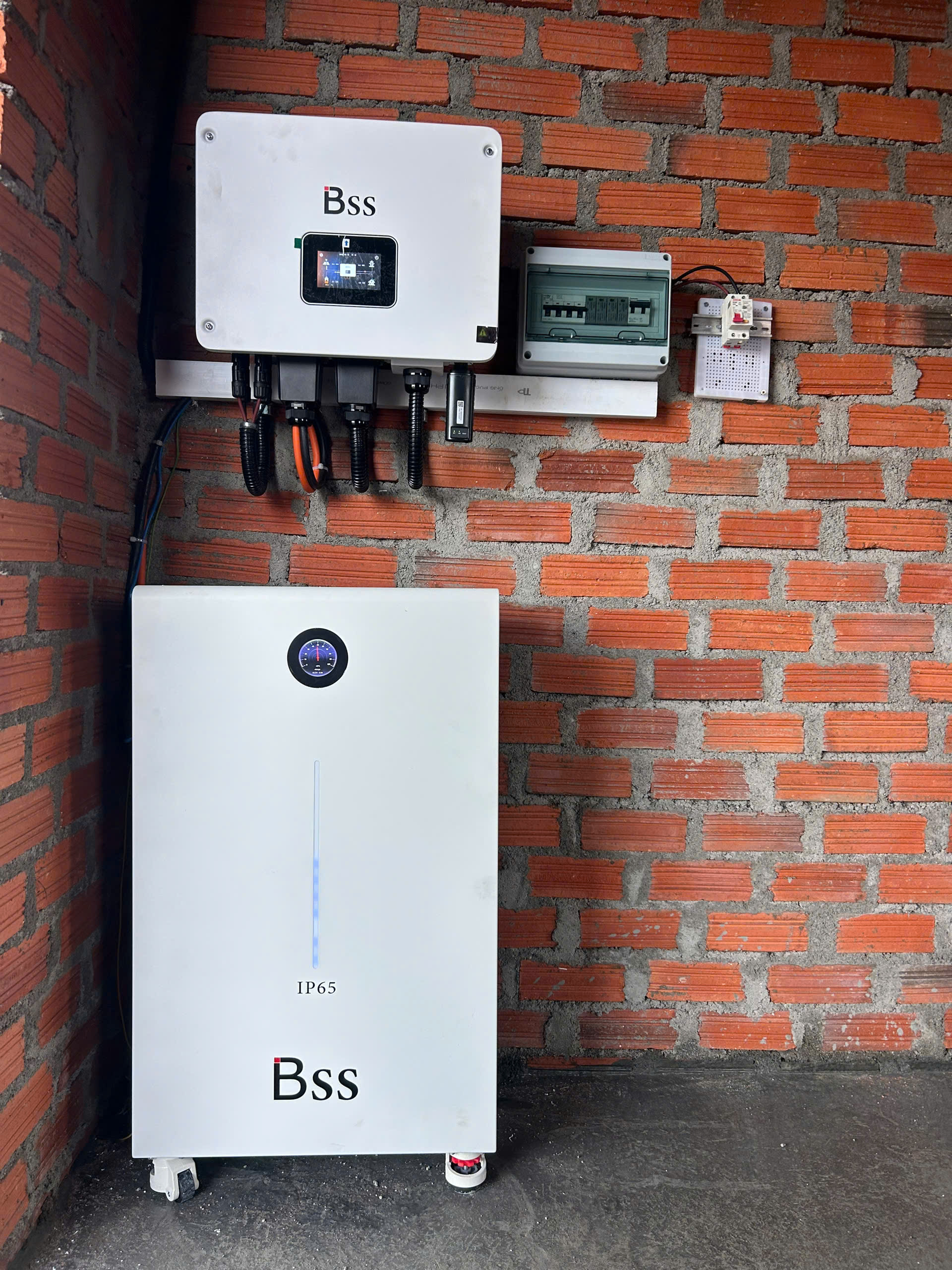 Hệ thống điện mặt trời Hybrid áp thấp