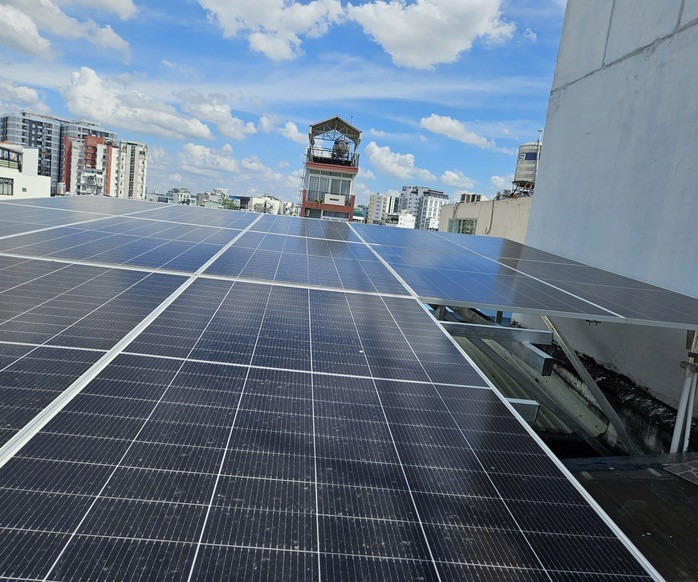 Nghị định 243 đã tháo gỡ các rào cản về cơ chế, tạo niềm tin cho doanh nghiệp và người dân đầu tư vào năng lượng sạch.